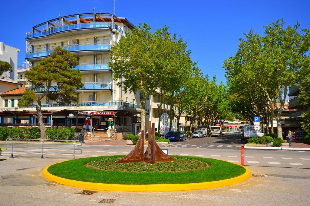 Sunbeach Apartments Lignano Sabbiadoro Exterior photo